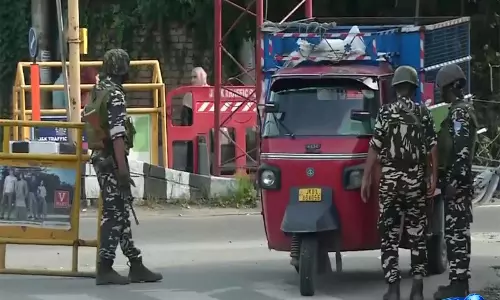 Article 370 हटने की 7वीं वर्षगांठ पर जम्मू-कश्मीर में सुरक्षा कड़ी Article 370 हटने की 7वीं वर्षगांठ पर जम्मू-कश्मीर में सुरक्षा कड़ी