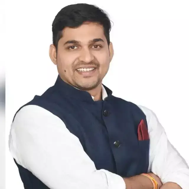 Bharatpur: भाजपा किसान मोर्चा ने घोषित की नई कार्यकारिणी, शक्तिरथ सिंह को अहम जिम्मेदारी Bharatpur: भाजपा किसान मोर्चा ने घोषित की नई कार्यकारिणी, शक्तिरथ सिंह को अहम जिम्मेदारी