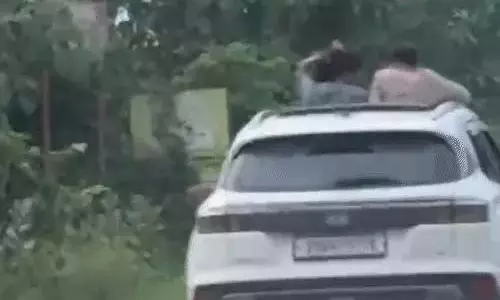 चलती कार में स्टंटबाजी, हाईकोर्ट ने बिलासपुर SSP से शपथपत्र मांगा