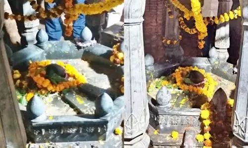 सावन में खास महत्व रखता है पटना सिटी का शिव मंदिर, 1902 से चली आ रही है पूजा परंपरा सावन में खास महत्व रखता है पटना सिटी का शिव मंदिर, 1902 से चली आ रही है पूजा परंपरा