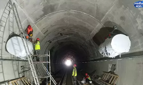 इंदौर-दाहोद रेल टनल का काम अंतिम चरण में इंदौर-दाहोद रेल टनल का काम अंतिम चरण में