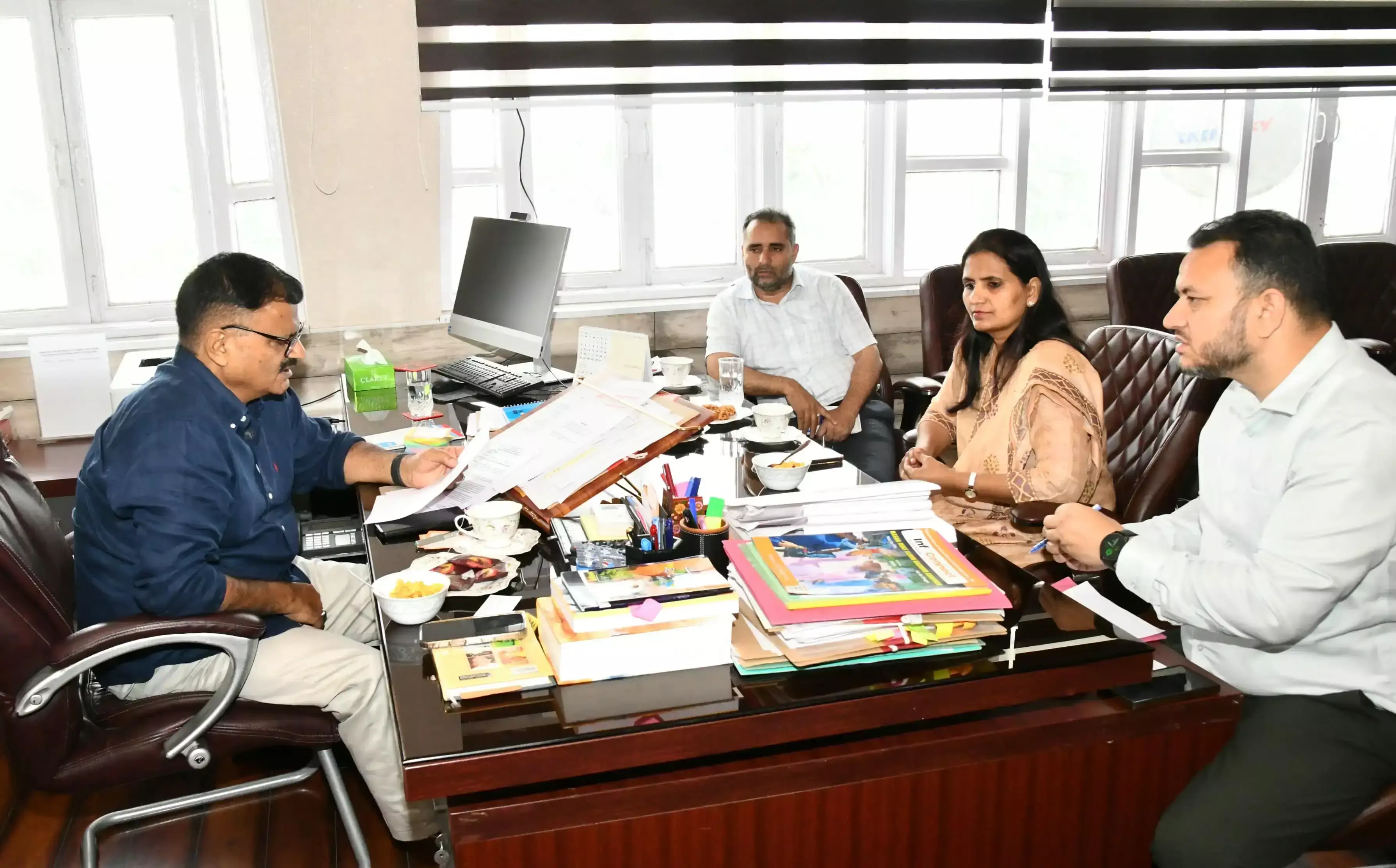 Srinagar: जल जीवन मिशन को लेकर सरकार सख्त, फंड जारी करने में तेजी के निर्देश Srinagar: जल जीवन मिशन को लेकर सरकार सख्त, फंड जारी करने में तेजी के निर्देश