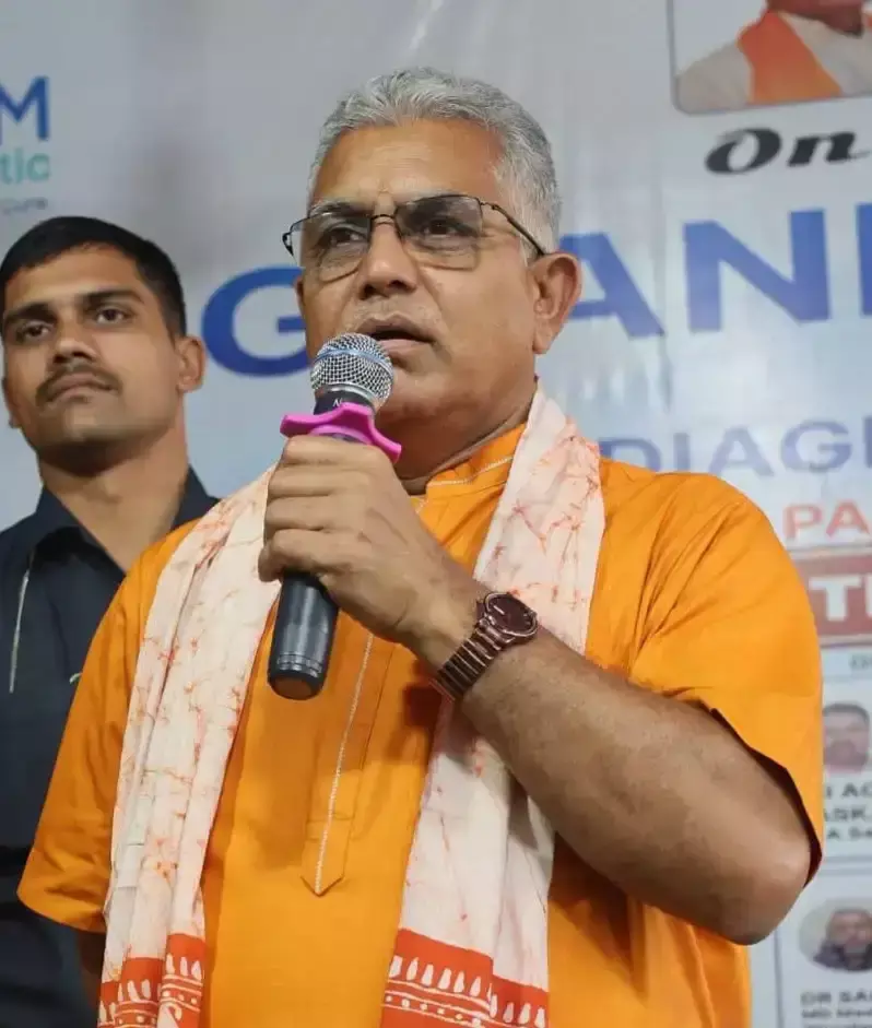 Kolkata: राज्य में रोजगार बढ़ाने पर जोर, श्रमिकों का पलायन रोकने की तैयारी Kolkata: राज्य में रोजगार बढ़ाने पर जोर, श्रमिकों का पलायन रोकने की तैयारी