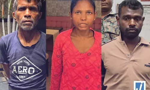 22 लाख के तीन इनामी नक्सली गिरफ्तार, एके-47 समेत कई हथियार बरामद 22 लाख के तीन इनामी नक्सली गिरफ्तार, एके-47 समेत कई हथियार बरामद