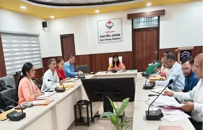 Dehradun: राजस्व और भूलेख सेवाओं को मिलेगी आधुनिक तकनीक की मजबूती