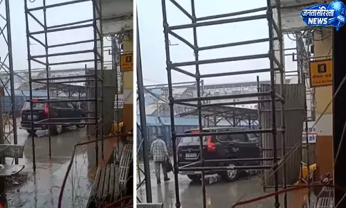 ग्वालियर रेलवे स्टेशन के प्लेटफॉर्म पर दौड़ी स्कॉर्पियो ग्वालियर रेलवे स्टेशन के प्लेटफॉर्म पर दौड़ी स्कॉर्पियो