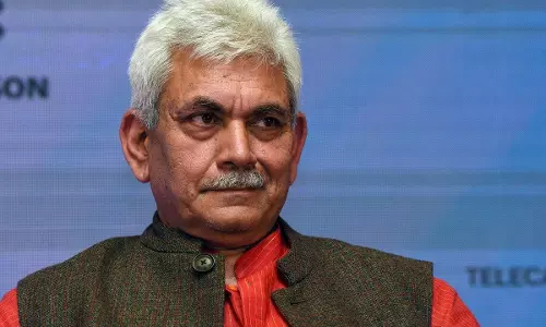 Srinagar: साक्षरता अभियान में जम्मू-कश्मीर की बड़ी उपलब्धि, उपराज्यपाल ने दी बधाई