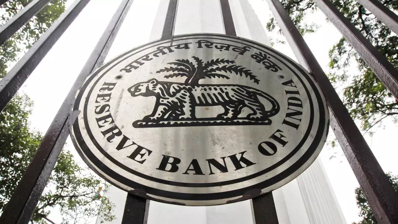 RBI का बड़ा कदम: कोऑपरेटिव बैंकों में सुधार और लेंडिंग रेट्स होंगे पारदर्शी RBI का बड़ा कदम: कोऑपरेटिव बैंकों में सुधार और लेंडिंग रेट्स होंगे पारदर्शी