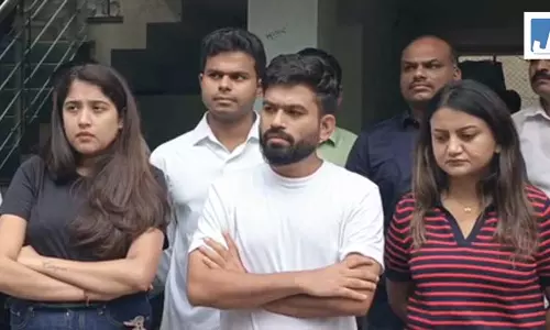 एक प्रेशर ग्रुप के तौर पर काम करेगी सीजेपी, कॉकरोच जनता पार्टी के प्रमुख अभिजीत दीपके ने बताई रणनीति एक प्रेशर ग्रुप के तौर पर काम करेगी सीजेपी, कॉकरोच जनता पार्टी के प्रमुख अभिजीत दीपके ने बताई रणनीति