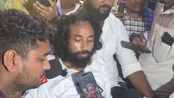 झारखंड: छात्र नेता ने खत्म की भूख हड़ताल, लेकिन जारी रहेगा आंदोलन झारखंड: छात्र नेता ने खत्म की भूख हड़ताल, लेकिन जारी रहेगा आंदोलन