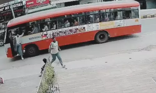 KSRTC चालक की मानवता और फुर्ती की सराहना, समय पर अस्पताल पहुंचाकर बचाई यात्री की जान