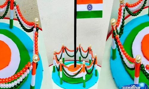 घर बैठे तैयार करें सुंदर तिरंगा, बच्चों के लिए आसान क्राफ्ट आइडिया घर बैठे तैयार करें सुंदर तिरंगा, बच्चों के लिए आसान क्राफ्ट आइडिया