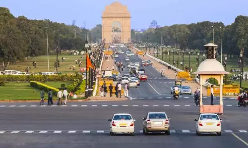 New Delhi: दिल्ली की हवा ने ली राहत की सांस, AQI 64 New Delhi: दिल्ली की हवा ने ली राहत की सांस, AQI 64