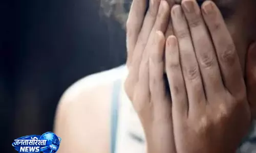 पति ने पार की हैवानियत की हद! महिला डॉक्टर को ब्लैकमेल कर ऐंठे ₹32.5 लाख पति ने पार की हैवानियत की हद! महिला डॉक्टर को ब्लैकमेल कर ऐंठे ₹32.5 लाख