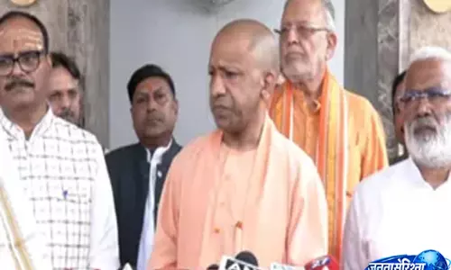 सदन में हंगामे पर योगी का वार, बोले- विपक्ष ने लोकतंत्र की मर्यादा तोड़ी