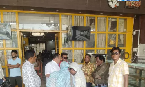 पचपेड़ी नाका राजवाड़ा ढाबा थाली रेस्टोरेंट में मिली गंदगी, 25 हजार का ई जुर्माना पचपेड़ी नाका राजवाड़ा ढाबा थाली रेस्टोरेंट में मिली गंदगी, 25 हजार का ई जुर्माना