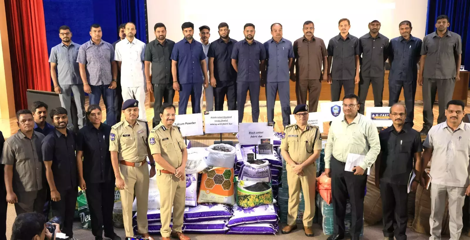 Telangana: तेलंगाना में खाद्य पदार्थों में मिलावट करने वालों से निपटने के लिए हाइड्रा जैसी शाखा Telangana: तेलंगाना में खाद्य पदार्थों में मिलावट करने वालों से निपटने के लिए हाइड्रा जैसी शाखा