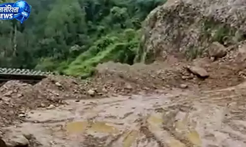 जिला में बारिश का कहर, 43 सडक़ों पर यातायात ठप जिला में बारिश का कहर, 43 सडक़ों पर यातायात ठप