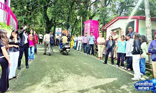 एचपीयू में बढ़ी फीस पर ‘दंगल’, छात्र गुस्सा