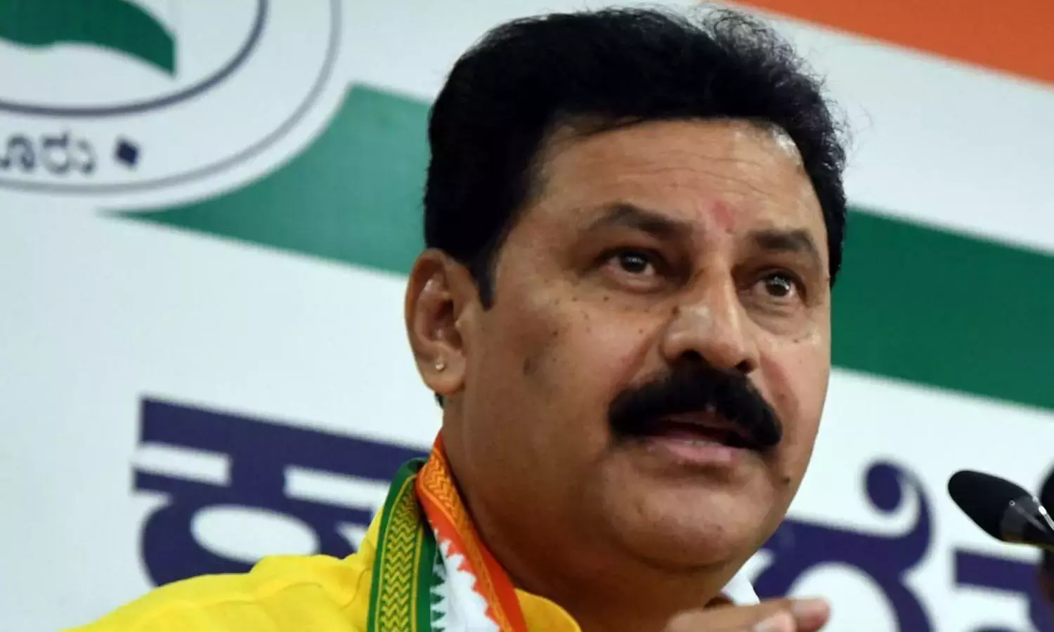 Karnataka: बेलूर गोपालकृष्ण ने इस्तीफे की धमकी वापस ली Karnataka: बेलूर गोपालकृष्ण ने इस्तीफे की धमकी वापस ली