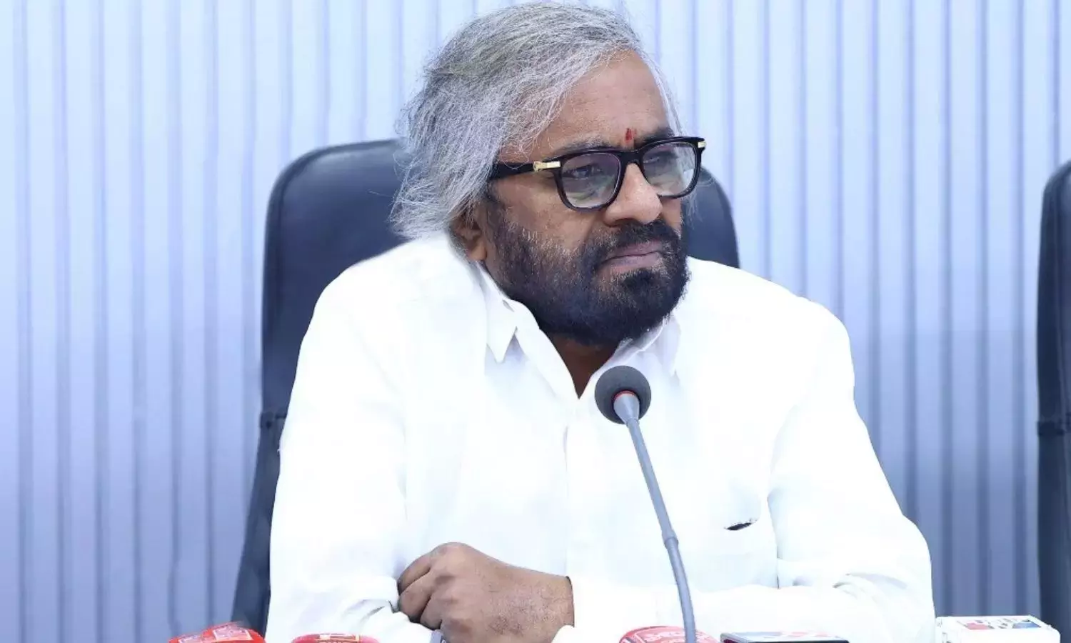 कर्नाटक सरकार ने ग्रामीण रोजगार सुनिश्चित करने के लिए वीबीजी राम जी योजना के लिए तत्काल एसओपी का निर्देश दिया कर्नाटक सरकार ने ग्रामीण रोजगार सुनिश्चित करने के लिए वीबीजी राम जी योजना के लिए तत्काल एसओपी का निर्देश दिया