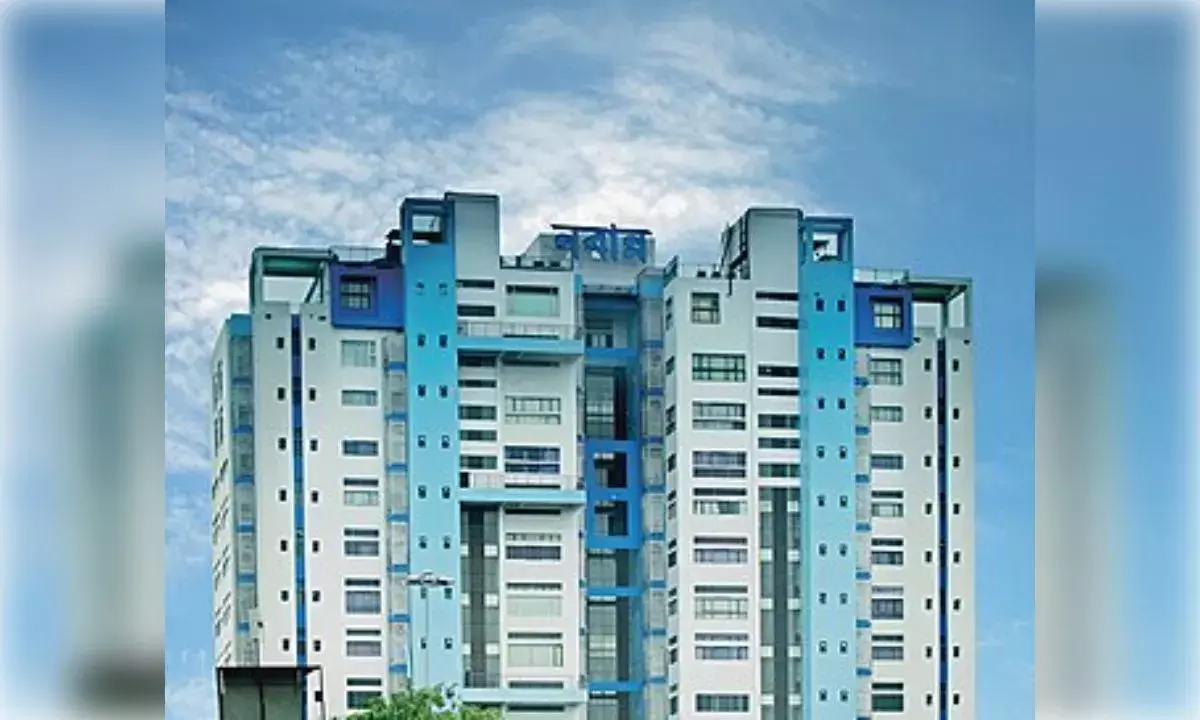 Kolkata: नवान्न हेल्पलाइन बनी जनता की आवाज, हर दिन पहुंच रही हजारों शिकायतें Kolkata: नवान्न हेल्पलाइन बनी जनता की आवाज, हर दिन पहुंच रही हजारों शिकायतें