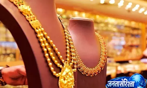सोना खरीदने से पहले जान लें रेट, सावन में फिर बढ़े गोल्ड के दाम सोना खरीदने से पहले जान लें रेट, सावन में फिर बढ़े गोल्ड के दाम
