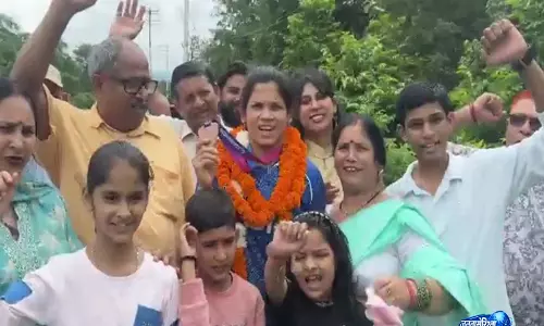 CWG 2026 में ब्रॉन्ज़ मेडल जीतने वाली जूडो खिलाड़ी उन्नति का देहरादून में ज़ोरदार स्वागत हुआ CWG 2026 में ब्रॉन्ज़ मेडल जीतने वाली जूडो खिलाड़ी उन्नति का देहरादून में ज़ोरदार स्वागत हुआ
