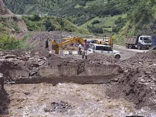 अरुणाचल के तीन जिलों में फिर से भूस्खलन और अचानक बाढ़ आई अरुणाचल के तीन जिलों में फिर से भूस्खलन और अचानक बाढ़ आई
