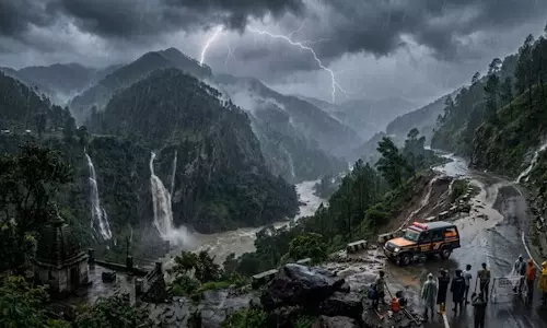 Dehradun: उत्तराखंड मौसम अपडेट: भारी बारिश को लेकर तीन जिलों में अलर्ट जारी Dehradun: उत्तराखंड मौसम अपडेट: भारी बारिश को लेकर तीन जिलों में अलर्ट जारी