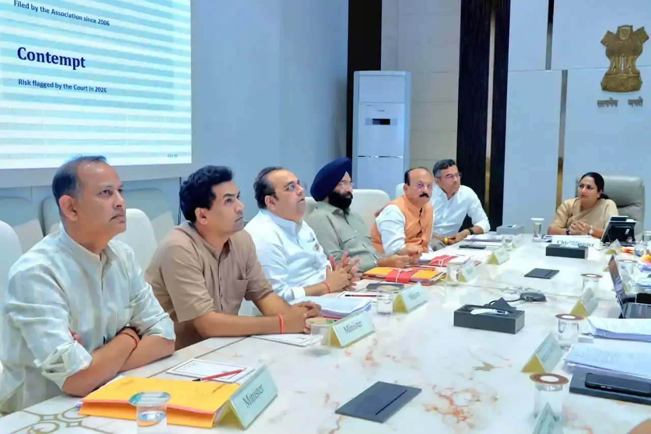 New Delhi: दिल्ली सरकार का बड़ा कदम, व्यापार सुगमता बिल पर चर्चा New Delhi: दिल्ली सरकार का बड़ा कदम, व्यापार सुगमता बिल पर चर्चा