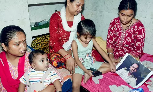 रूस के पास ड्रोन हमले में मारे गए Kanpur के नाविक का शव पहुंचा घर, परिवार ने शहीद का दर्जा मांगा