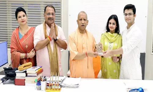 CM योगी से कुशीनगर विधायक पी.एन. पाठक की शिष्टाचार भेंट, क्षेत्रीय विकास पर हुई चर्चा CM योगी से कुशीनगर विधायक पी.एन. पाठक की शिष्टाचार भेंट, क्षेत्रीय विकास पर हुई चर्चा