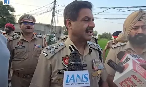 पंजाब में नशा तस्करों पर बड़ा अभियान, सीमा के संवेदनशील गांवों में पुलिस की सख्त कार्रवाई पंजाब में नशा तस्करों पर बड़ा अभियान, सीमा के संवेदनशील गांवों में पुलिस की सख्त कार्रवाई