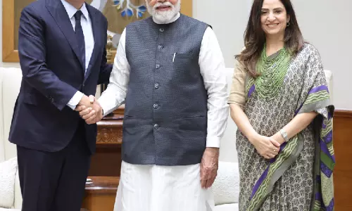 PM मोदी से मिले Netflix के को-CEO टेड सारंडोस