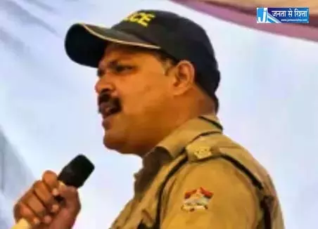 पुलिसकर्मी को नौकरी से निकाला गया, जंतर-मंतर में Gen-Z आंदोलन का किया था समर्थन पुलिसकर्मी को नौकरी से निकाला गया, जंतर-मंतर में Gen-Z आंदोलन का किया था समर्थन