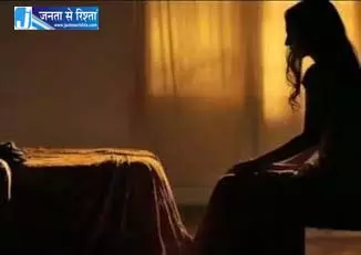 ब्यूटीपार्लर वाली महिला का अपहरण, दो पुलिसकर्मी गिरफ्तार ब्यूटीपार्लर वाली महिला का अपहरण, दो पुलिसकर्मी गिरफ्तार