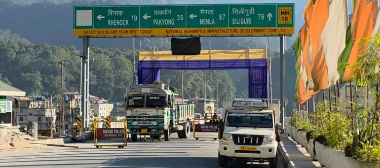 सिक्किम हाई कोर्ट का बड़ा आदेश, अटल सेतु पुल पर नो-पार्किंग नियम का कड़ाई से पालन होगा सिक्किम हाई कोर्ट का बड़ा आदेश, अटल सेतु पुल पर नो-पार्किंग नियम का कड़ाई से पालन होगा