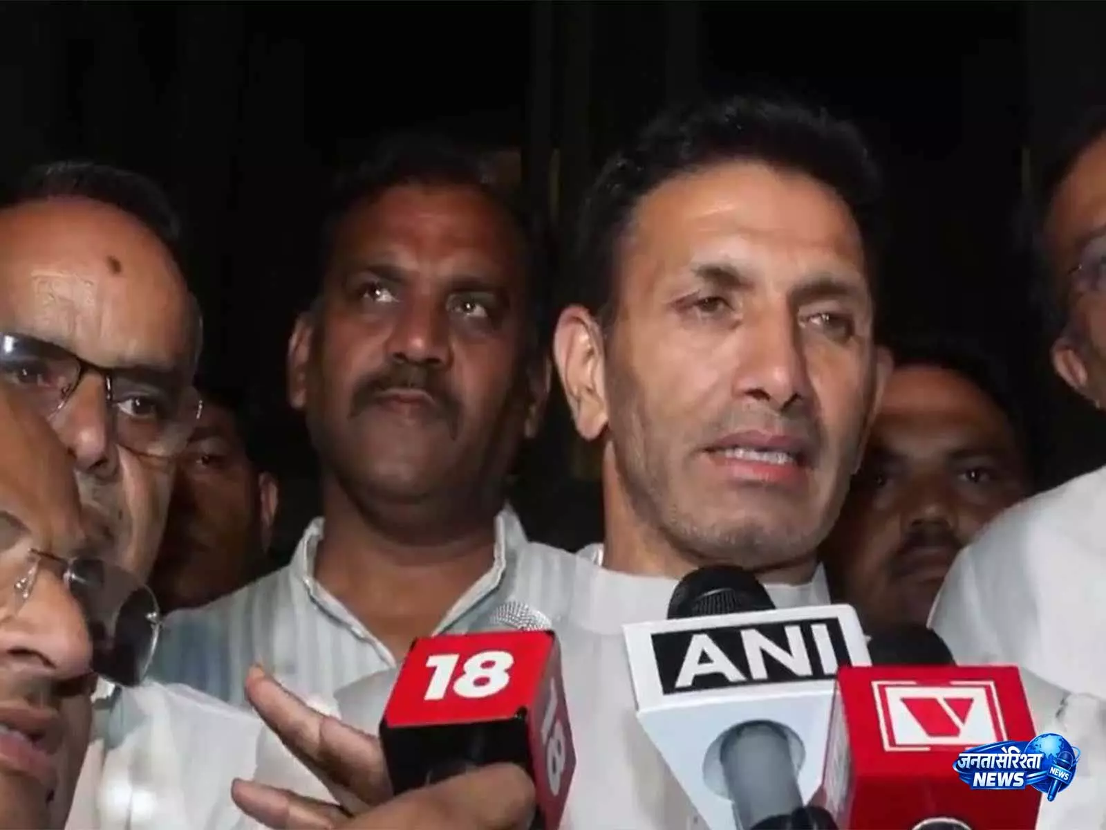वेणुगोपाल ने MP कांग्रेस नेताओं संग की समीक्षा बैठक, जीतू पटवारी ने उपचुनाव जीत को बताया ताकत वेणुगोपाल ने MP कांग्रेस नेताओं संग की समीक्षा बैठक, जीतू पटवारी ने उपचुनाव जीत को बताया ताकत