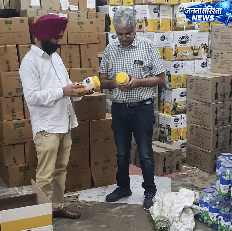 मिलावट की आशंका में 3000 लीटर घी जब्त मिलावट की आशंका में 3000 लीटर घी जब्त