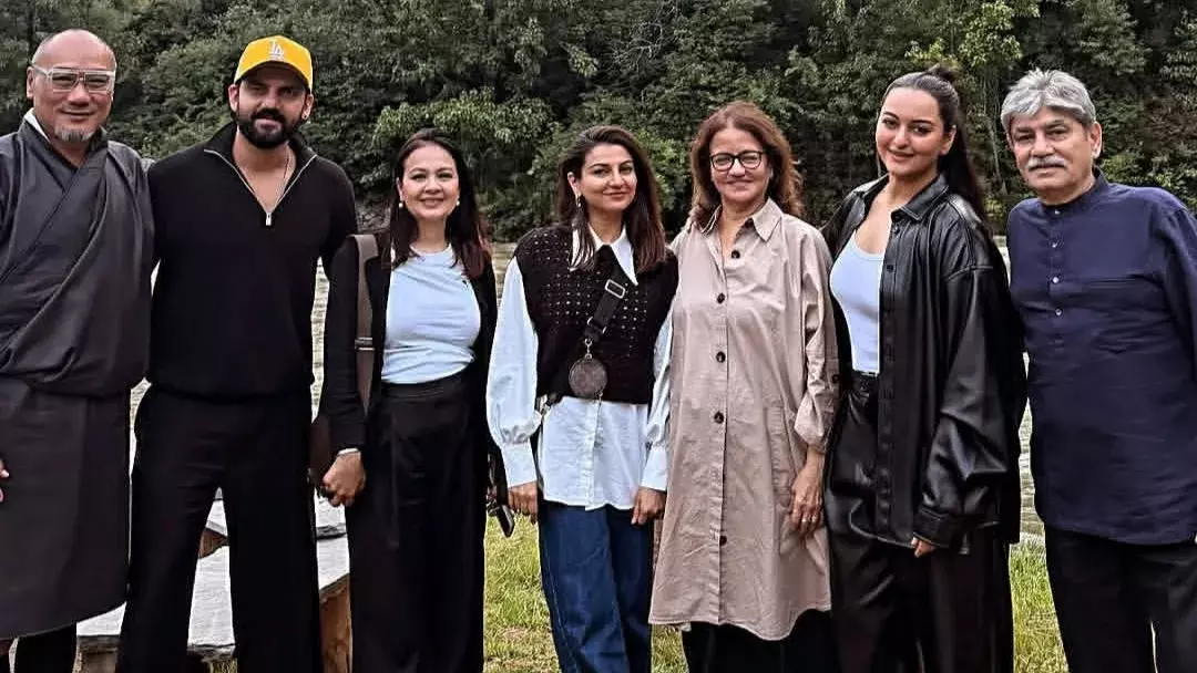 विवादों से दूर भूटान में फैमिली संग क्वालिटी टाइम बिता रहीं सोनाक्षी सिन्हा विवादों से दूर भूटान में फैमिली संग क्वालिटी टाइम बिता रहीं सोनाक्षी सिन्हा