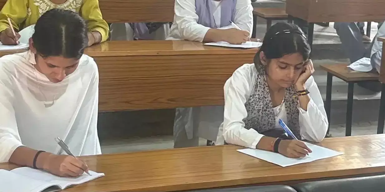 Mahanpur: जीडीसी महानपुर में स्वतंत्रता संग्राम विषय पर निबंध लेखन प्रतियोगिता Mahanpur: जीडीसी महानपुर में स्वतंत्रता संग्राम विषय पर निबंध लेखन प्रतियोगिता