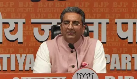 अनुच्छेद 370 हटाना भाजपा का था ऐतिहासिक फैसला, राहुल गांधी देश को बांटने की राजनीति कर रहे: गौरव भाटिया अनुच्छेद 370 हटाना भाजपा का था ऐतिहासिक फैसला, राहुल गांधी देश को बांटने की राजनीति कर रहे: गौरव भाटिया