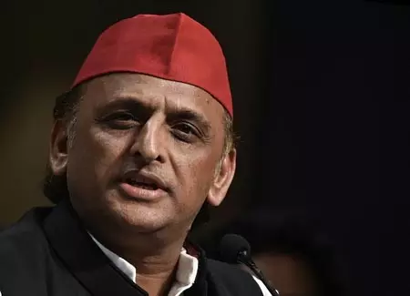 खाद के लिए कतार में किसान, दोगुनी लाइन में लगकर भाजपा के खिलाफ वोट देंगे : अखिलेश यादव खाद के लिए कतार में किसान, दोगुनी लाइन में लगकर भाजपा के खिलाफ वोट देंगे : अखिलेश यादव