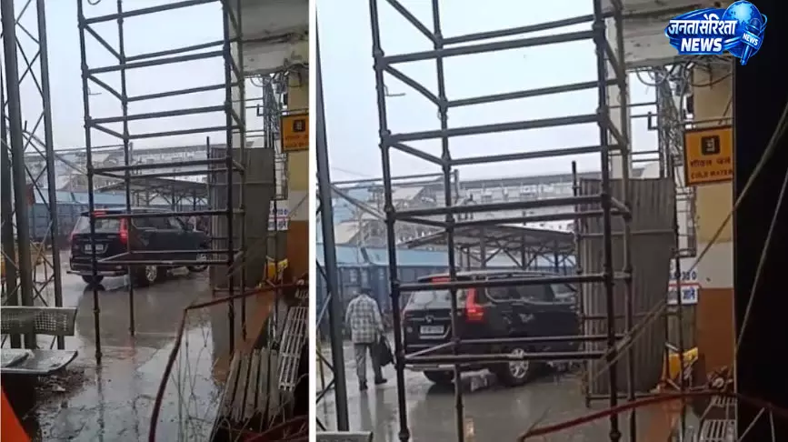 ग्वालियर रेलवे स्टेशन के प्लेटफॉर्म पर दौड़ी स्कॉर्पियो ग्वालियर रेलवे स्टेशन के प्लेटफॉर्म पर दौड़ी स्कॉर्पियो