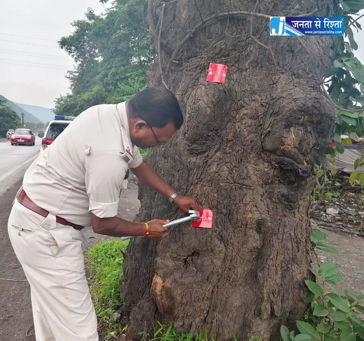 रात में दुर्घटनाओं की आशंका होगी कम, ट्रैफिक पुलिस का अभिनव अभियान रात में दुर्घटनाओं की आशंका होगी कम, ट्रैफिक पुलिस का अभिनव अभियान