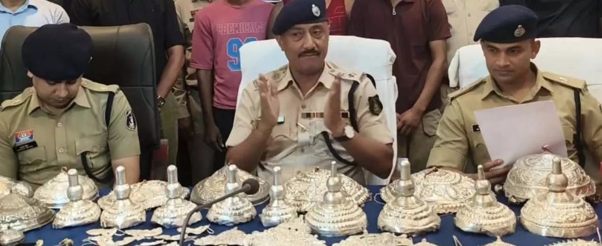 दो भाई लगातार मंदिरों में कर रहे थे चोरी, जांजगीर पुलिस का खुलासा दो भाई लगातार मंदिरों में कर रहे थे चोरी, जांजगीर पुलिस का खुलासा