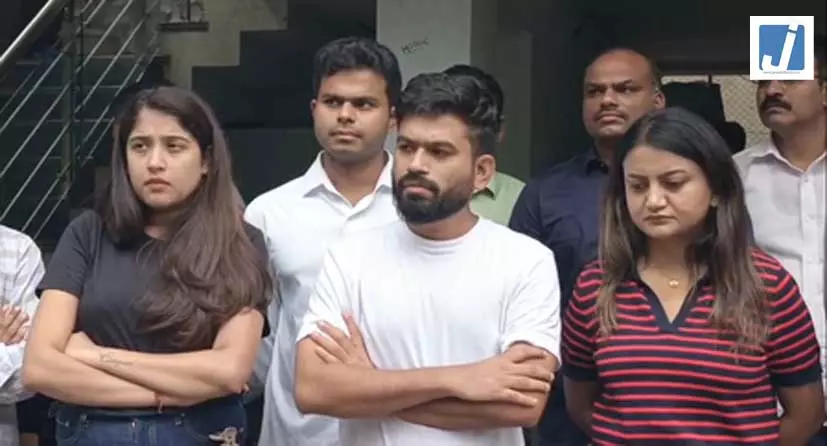 एक प्रेशर ग्रुप के तौर पर काम करेगी सीजेपी, कॉकरोच जनता पार्टी के प्रमुख अभिजीत दीपके ने बताई रणनीति एक प्रेशर ग्रुप के तौर पर काम करेगी सीजेपी, कॉकरोच जनता पार्टी के प्रमुख अभिजीत दीपके ने बताई रणनीति
