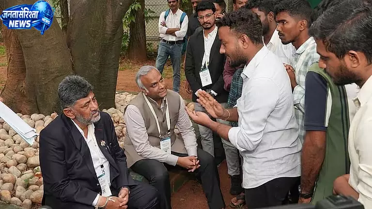 KEA भर्ती नीति के विरोध पर मुख्यमंत्री ने छात्रों को दिया समाधान का भरोसा KEA भर्ती नीति के विरोध पर मुख्यमंत्री ने छात्रों को दिया समाधान का भरोसा