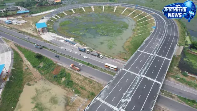 लखनऊ-कानपुर एक्सप्रेसवे धंसने के मामले में NHAI की बड़ी कार्रवाई लखनऊ-कानपुर एक्सप्रेसवे धंसने के मामले में NHAI की बड़ी कार्रवाई